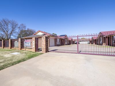 2 / 15 Bedford Avenue, Dubbo