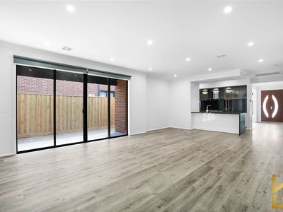 6 Huron Road, Manor Lakes