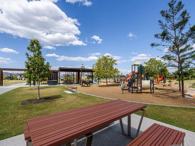 4 Laurel Drive, Helensvale