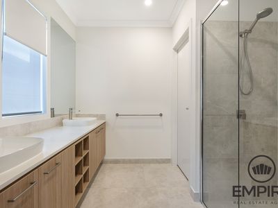 119 Yeungroon Boulevard, Clyde North