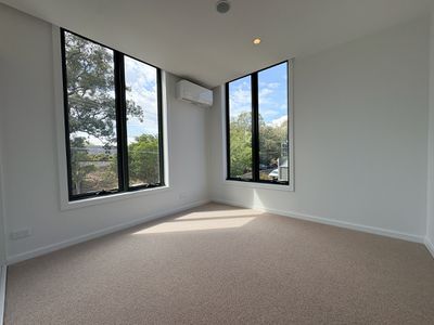 1 / 111 Carpenter Street, Brighton
