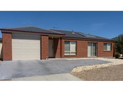 3 Rogers Street, Horsham