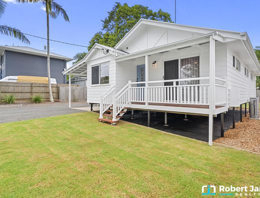 Lifestyle, Location & Endless Appeal! image 4