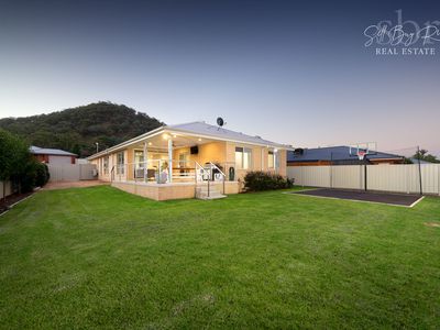 2 FYFE COURT, Wodonga