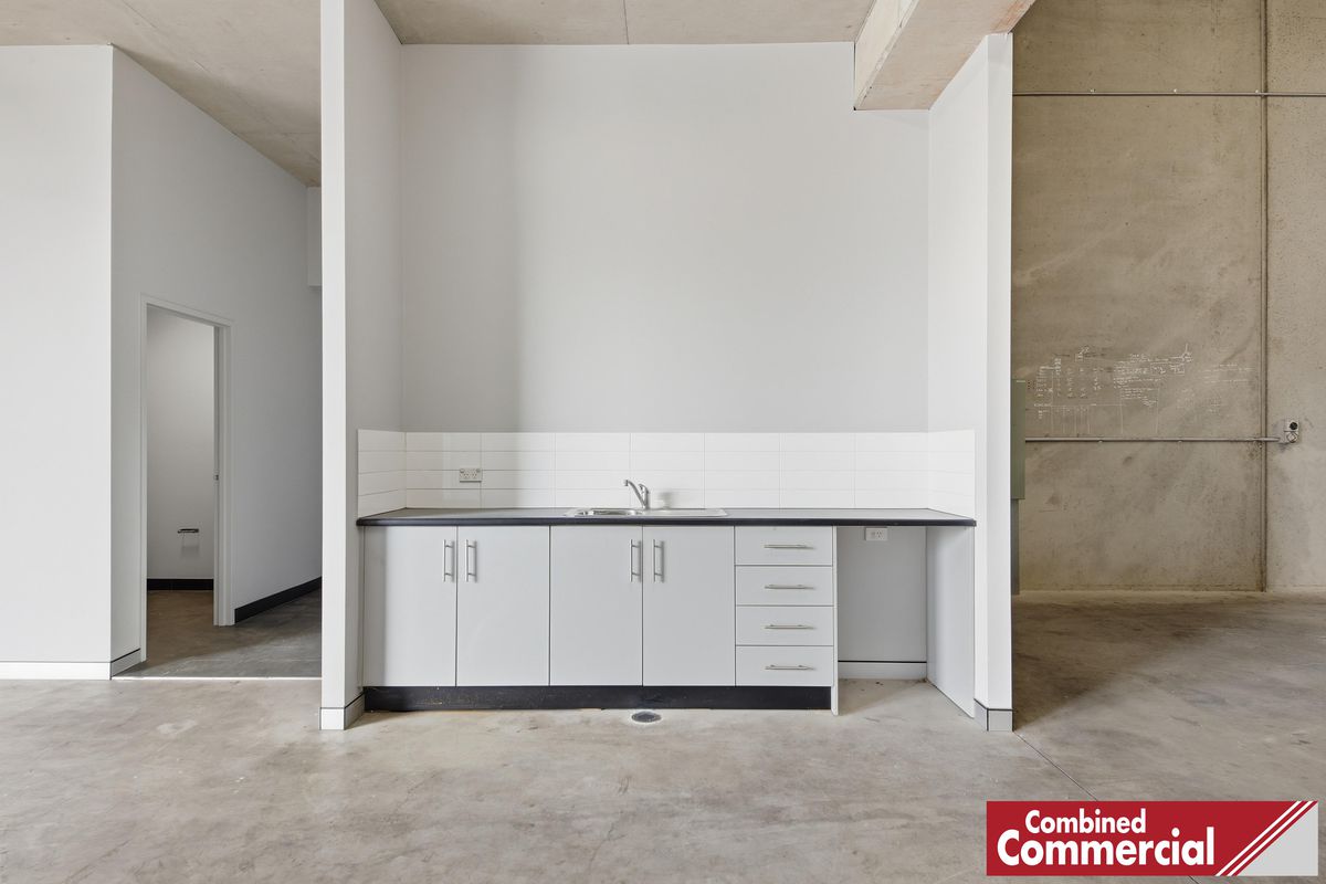 2 / 2-4 Lone Pine Place, Smeaton Grange