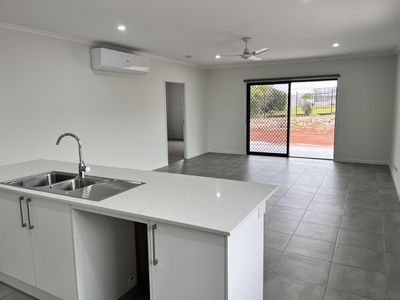 31 Tucker Street, Atherton