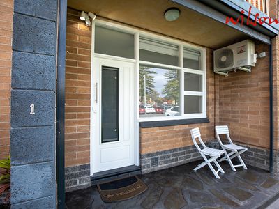 1 / 4 Dunbar Terrace, Glenelg East