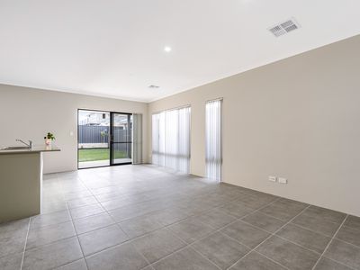 24 Longitude Road, Port Kennedy