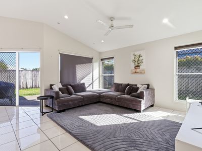 35 Sonoran Street, Rural View