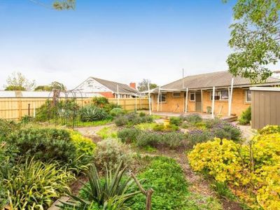 8 Thompson Court, Werribee