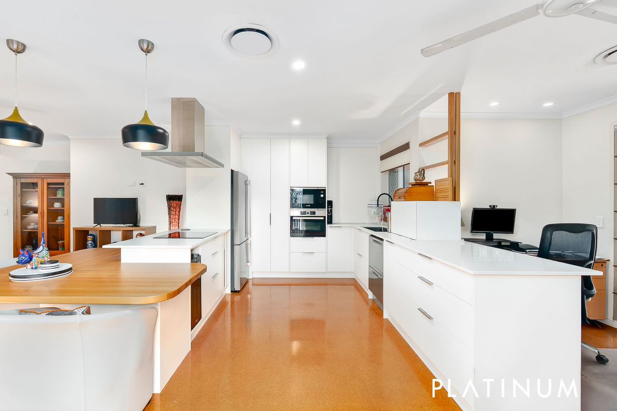 2 / 26 Waterdown Drive, Elanora