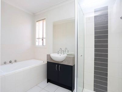 7 Fatham Drive, Wyndham Vale