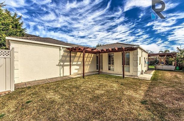 13 Hammond Place, Roxburgh Park