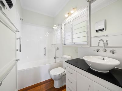 63 Mccaul Street, Taringa