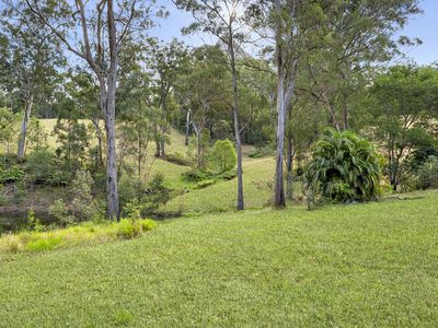 319 Mount Beerwah Road, Glass House Mountains