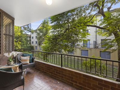 2 / 22 Carr Street, St Lucia