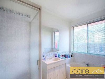 11 Macleod Way, Lynbrook