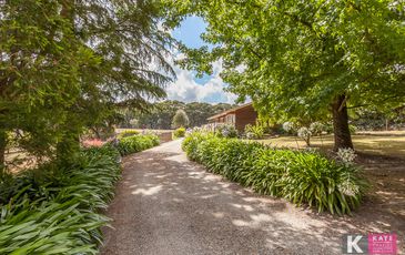 16 Sugarloaf Road, Beaconsfield Upper