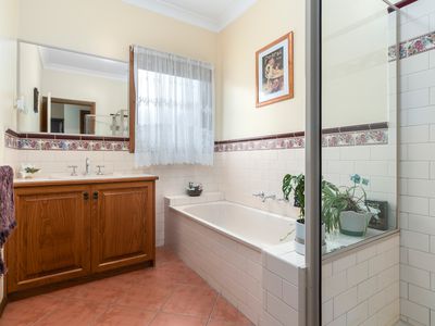 12 Woodlands Drive, Somerville