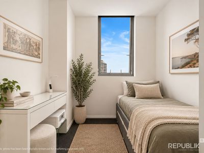 1102 / 4 COMO CRESCENT, Southport