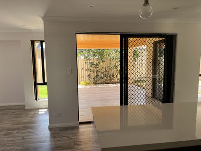 10 Tiru Close, Karlkurla