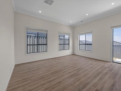 30 Craft Street, Officer