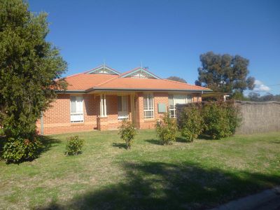 2 / 1 Lincoln Parkway, Dubbo