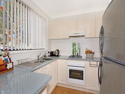 2 / 24 Peterborough Avenue, Lake Illawarra