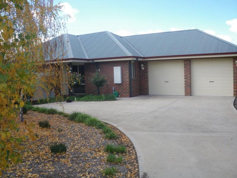 2 / 1 Cambridge Drive, Mansfield