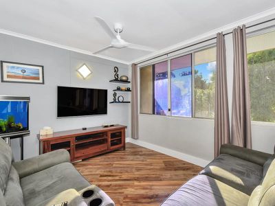 7 Schombacher Cct, Moulden