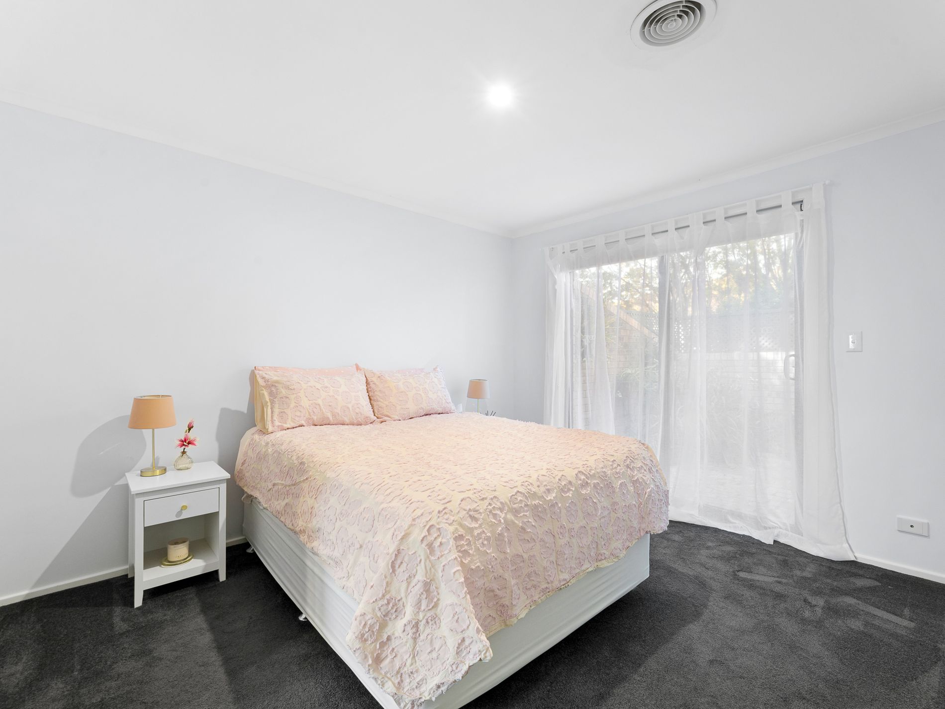 4 / 11 Eric Fenning Drive, Surf Beach