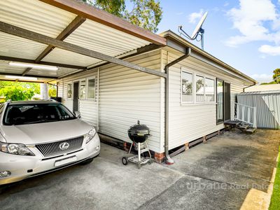 30 and 30A Manila Road, Lethbridge Park