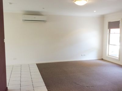 2 / 13 Parkes Street, Oak Flats