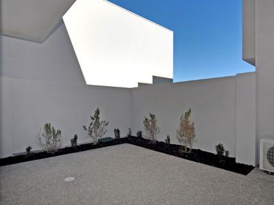 2/8 Sorrento Street, North Beach