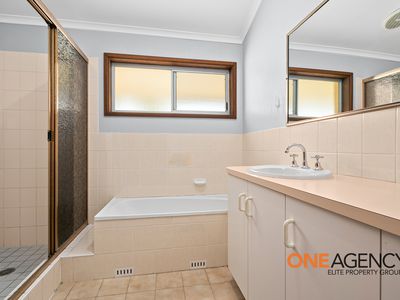 19 Rondanella Drive, Kanahooka