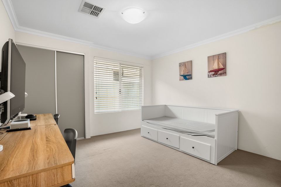 39 BROULEE LANE, Secret Harbour
