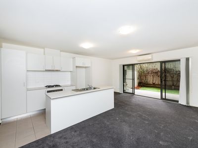 9 / 4 Ross Road, Crestwood