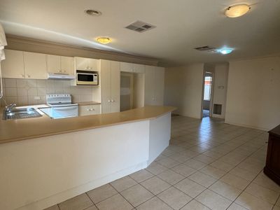 18 Rosewood Drive, Griffith