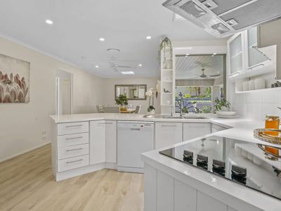 27 Captain Cook Close, Arundel