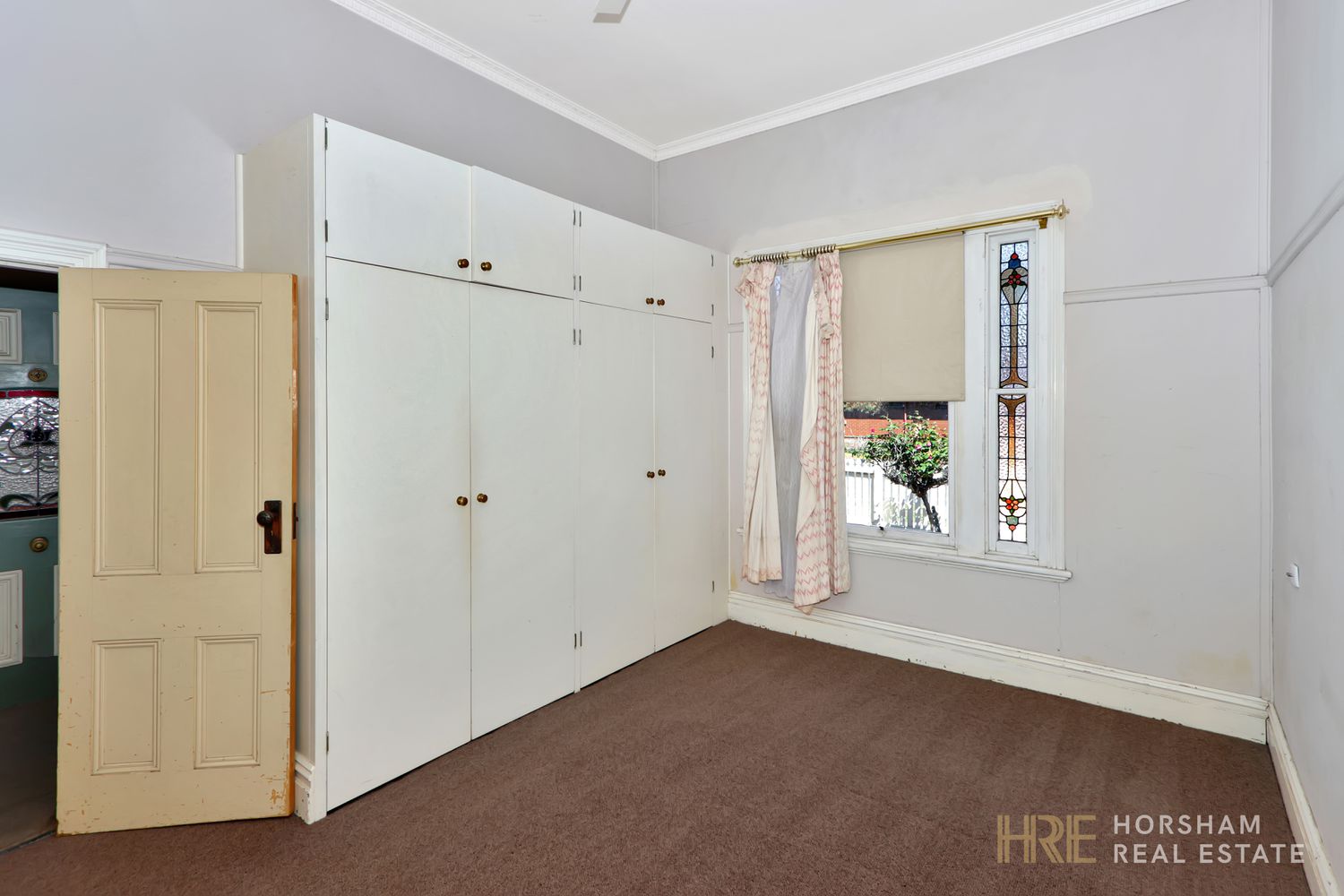 9 Henry Street, Horsham
