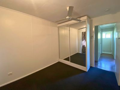 8 Armstrong Crescent, Dysart