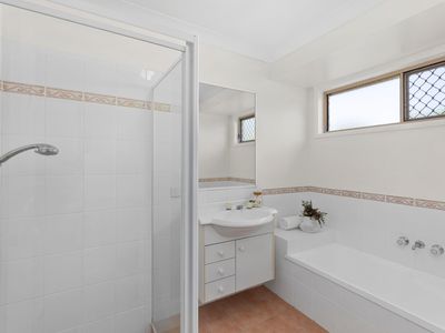 71 Matthews Way, Wakerley