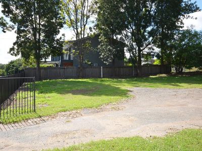 8 Woogaroo Street, Goodna