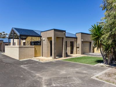 1 / 36 Railway Tce, Beachport