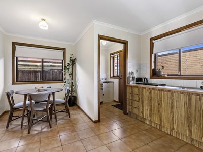 1 / 247 Greaves Street North, Werribee