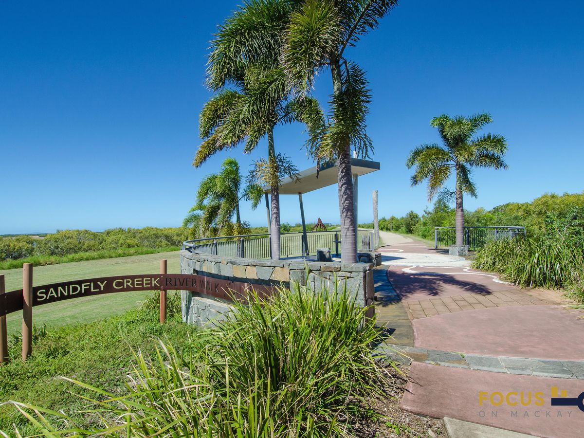 2 / 4 Vaucluse Crescent, East Mackay