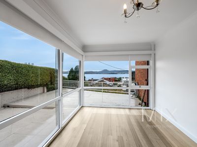 2 / 563 Sandy Bay Road, Sandy Bay