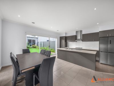 37 Kirkstead Grove, Craigieburn