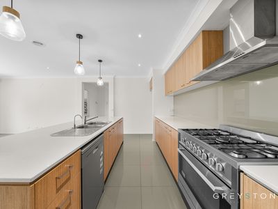 12 Patera Grove, Fraser Rise