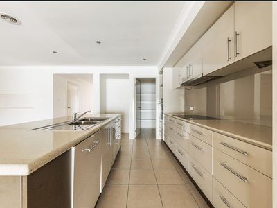 7 Carnavon Street, Cranbourne East